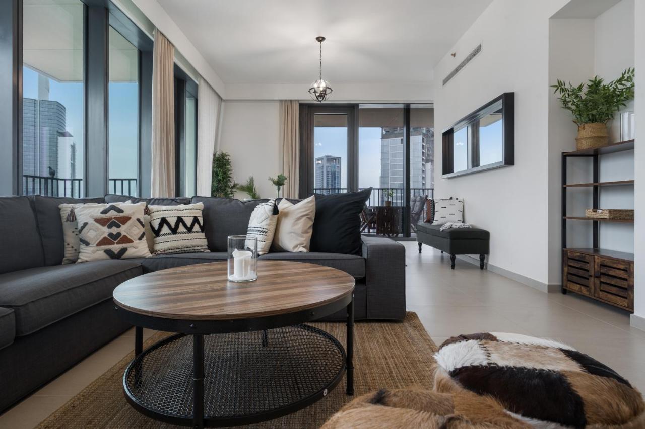 Breathtaking City Views From Dt Apt With Terrace 두바이 외부 사진