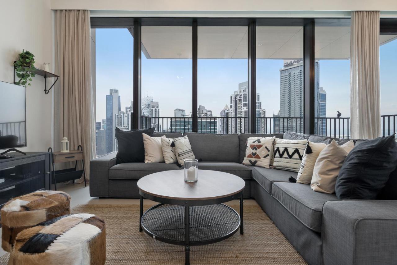Breathtaking City Views From Dt Apt With Terrace 두바이 외부 사진