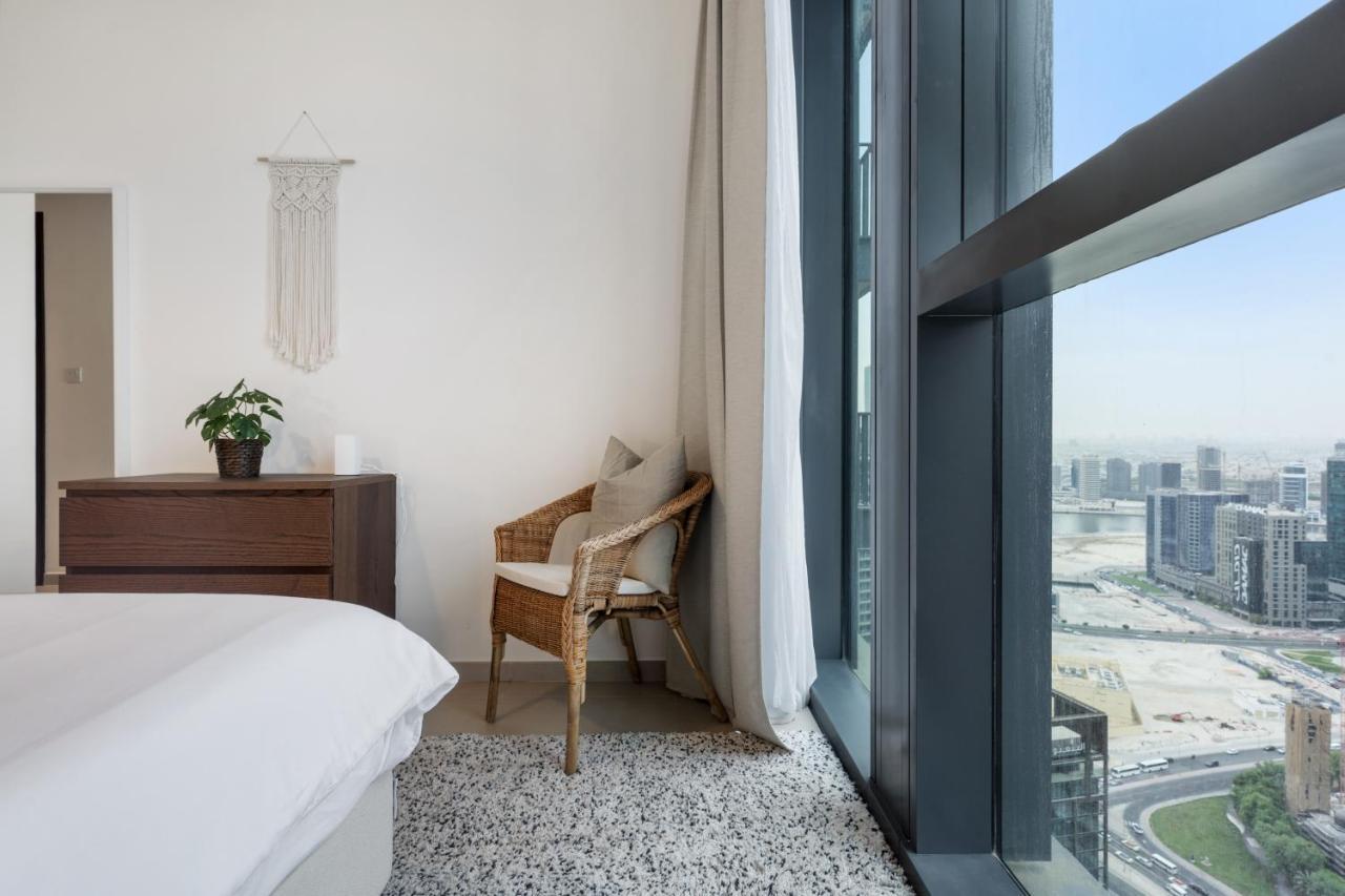Breathtaking City Views From Dt Apt With Terrace 두바이 외부 사진