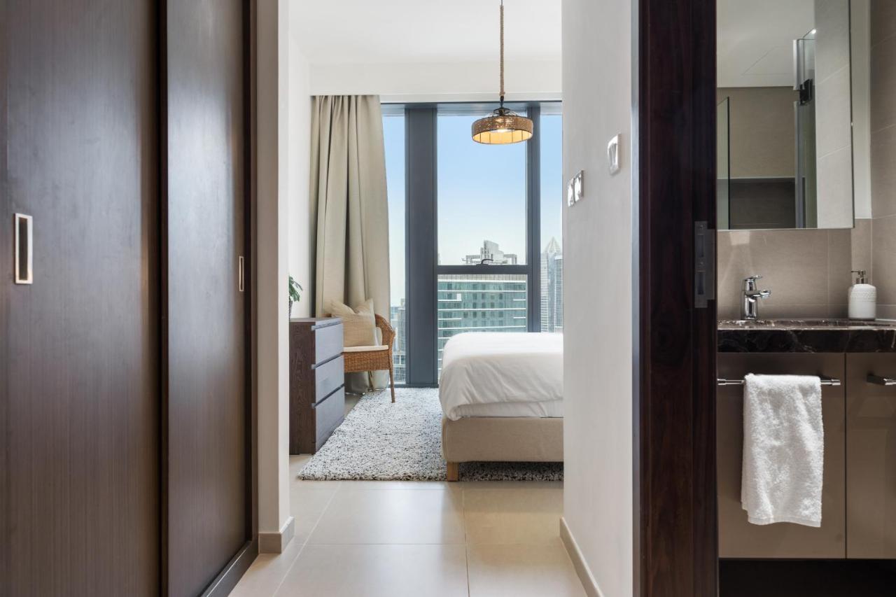 Breathtaking City Views From Dt Apt With Terrace 두바이 외부 사진