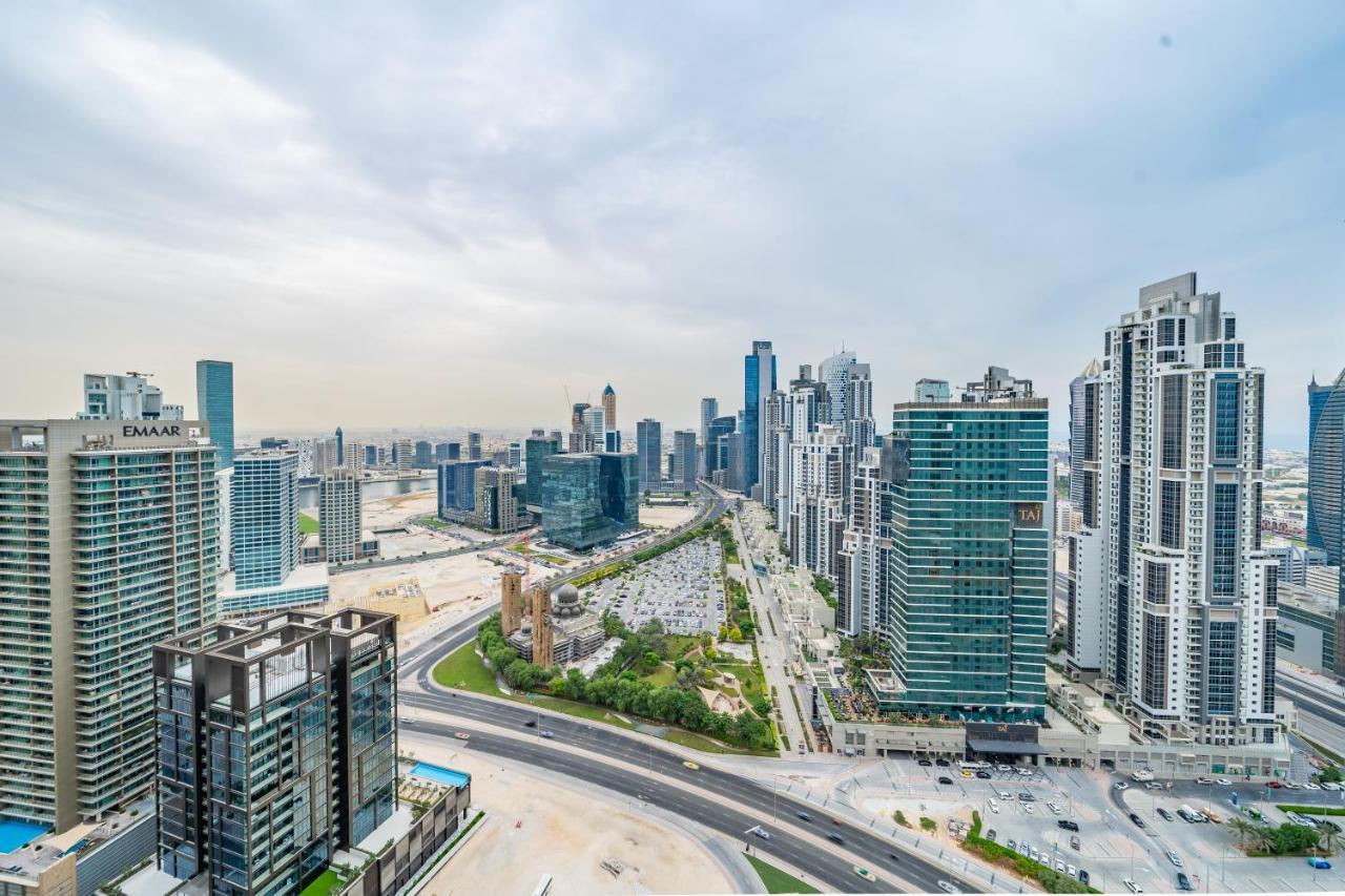 Breathtaking City Views From Dt Apt With Terrace 두바이 외부 사진